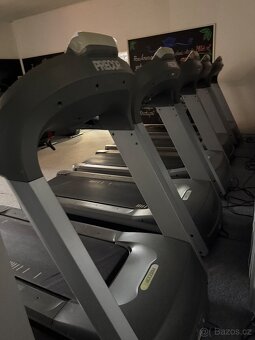 Profesionální běžecký pás Precor C954i - 4
