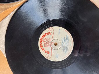 VINYLOVÉ DESKY - 4