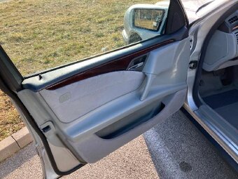 Mercedes Benz E 280 W 210 elegance 150kw, 5st. automat - 4