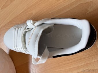 Alexander McQueen - 4