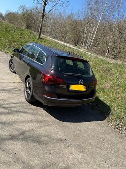 Opel Astra Sports Tourer 1.6 CDTI Cosmo – kombi, co ví, že m - 4