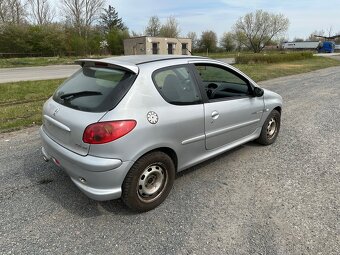 Peugeot 206 1,6 65kw - 4