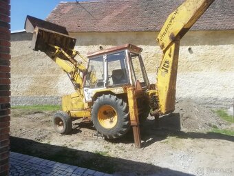 Kolový bagr JCB 3CX - 4