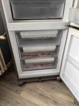 Kombinovaná lednice s mrazákem - 4