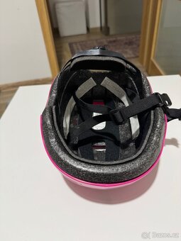 Růžová cyklistická helma - 4