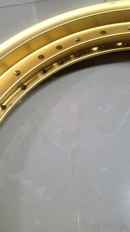 Přední ráfek na Suzuki V-Strom 1050XT - 4