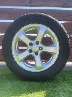 Alu kola 5x114.3 r17 s letním pneu (Kia) - 4