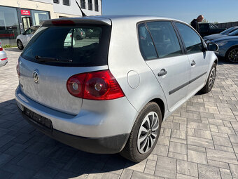 VW GOLF DÍLY  5 V - 4