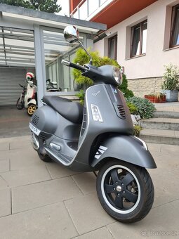 Vespa 300 GTS - 4