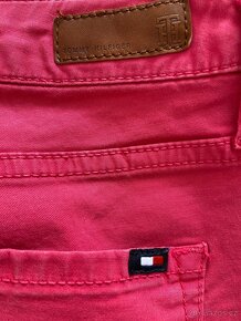 Krásné růžové rifle Tommy Hilfiger - 4