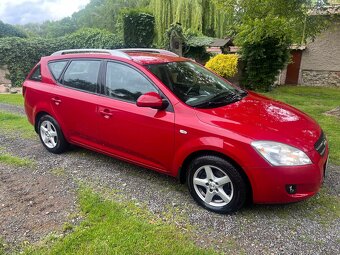 Kia Ceed kombi 1.6 crdi nafta - 4