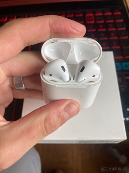 AirPods 2 generace - 4