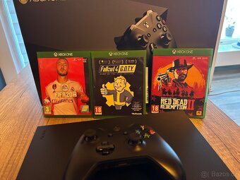 Xbox one X 1tb + 3hry - 4