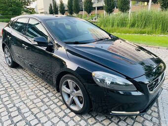 Volvo V40 2.0 D3 5VÁLEC 110KW MANUÁL LED SENZORY BEZ KOROZE - 4
