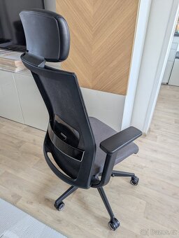 Zdravotní kancelářská židle Adaptic Evora + - 4