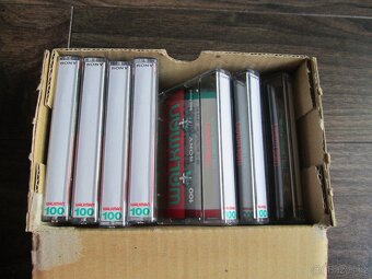 audio kazety SONY WALKMAN 100 - 4