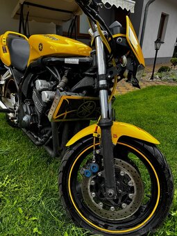 Yamaha FZS 600 Fazer - 4