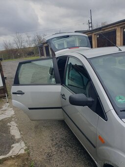 Ford fiesta - 4
