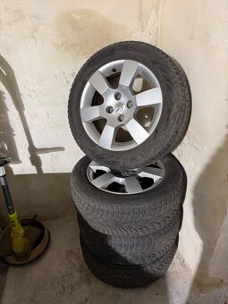 Peugeot alu r16 Nokian WR D3 215/55 - 4