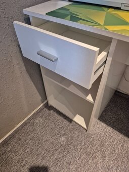 Prodám psací stůl - 4
