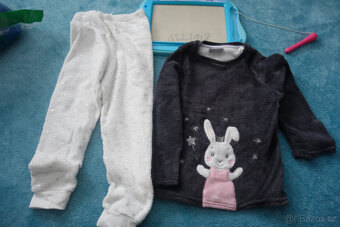 Pyžamo, overal, velikost 122-128 - 4