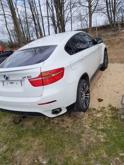 Prodám havarované Bmw X6 4.0d bez motoru - 4