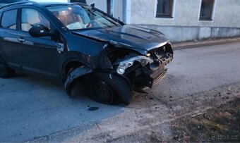 NISSAN QASHQAI 2.0 DCI NA DÍLY - 4