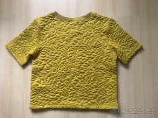 Hořčicově žlutá prošívaná mikina H&M. - 4