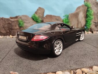 Prodám model 1:18 Mercedes McLaren SLR - 4
