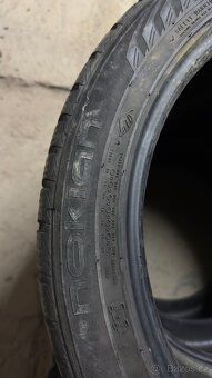 Pneu Nokian 275/40R20 - 4
