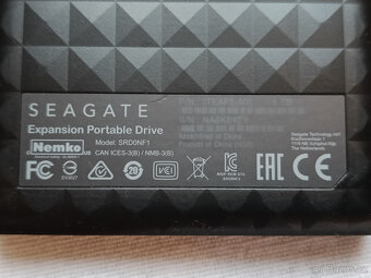 1TB Seagate externy disk s kablom USB-A - 4
