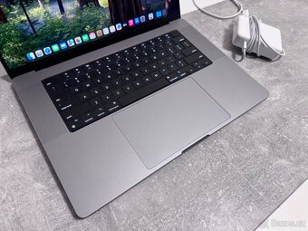 Apple MacBook Pro 16” - M1 Max / 32GB / 1TB - top stav - 4