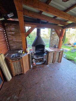 Zahrada se zateplenou chatkou, pergolou 250m2 - 4