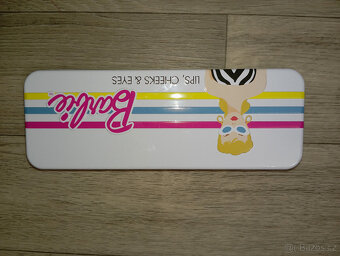 Makeup kazeta Barbie: oční stíny, tváře, rty - 4