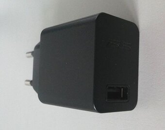 AC adaptér ASUS - výkon 18W - 4
