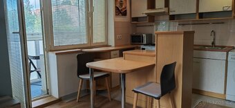 Pronájem bytu 2+kk s balkónem - 4