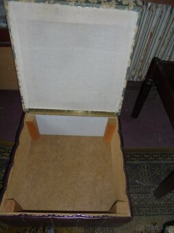 konferenční stolek se sedáky - 4