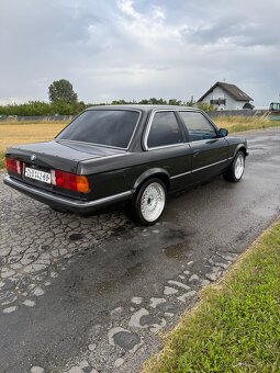 BMW E30 320i Coupe - 4