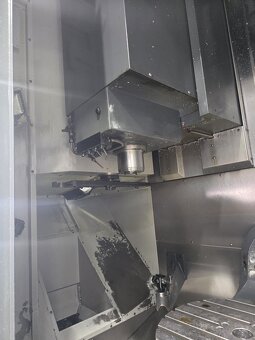 Obráběcí centrum 5-tiosé HAAS UMC 750 - 4