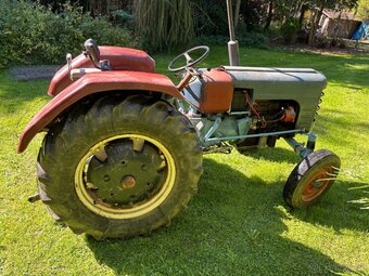 TRAKTOR ZETOR 3011 - 4