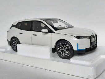 1:18 - BMW iX (2022) - Minichamps - 1:18 - 4