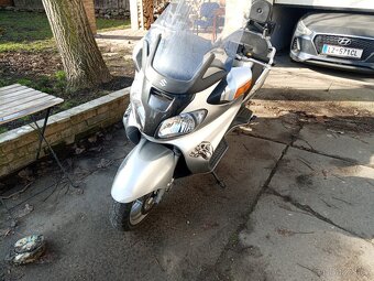 Suzuki Burgman 650 - 4