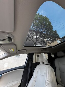 Volvo V40 D2, servis Volvo, nezávislé topení, panorama - 4