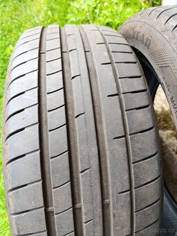 Goodyear EAGLE F1 225/45/18 - 4