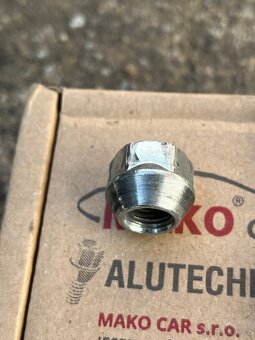 Kolové matice M12x1.25 - 4