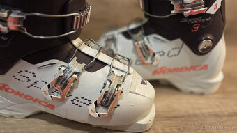 Nordica dívčí (dětské) lyžařské boty Speedmachine J3 21-21.5 - 4