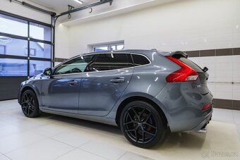 Volvo V40 2018 D3 110kW R-design nez.topení,LED,tažné zař. - 4