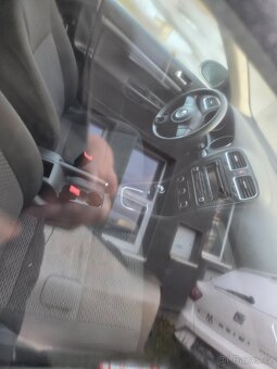 Vw golf 6 1.6 tdi 77kw rok 2012 - 4