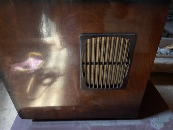 Televizor Tesla 4203A Athos Retro - 4