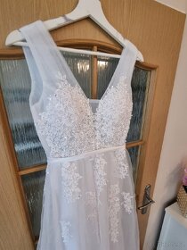 Nové plesové šaty bílé barvy ideální na věneček - 4